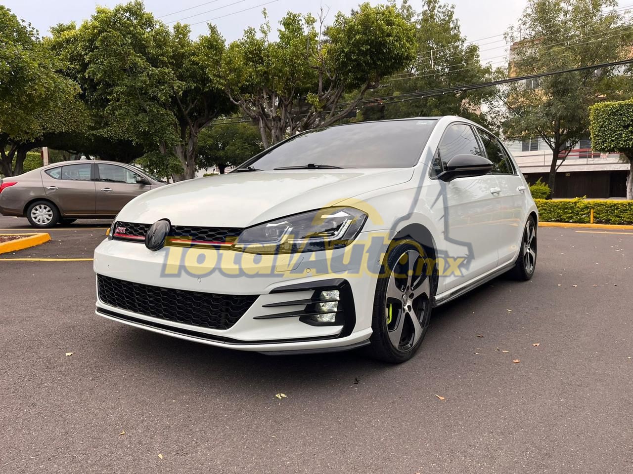 VW Golf GTI 2017 total auto mx WhatsApp Image 2024 08 21 at 6.48.46 PM